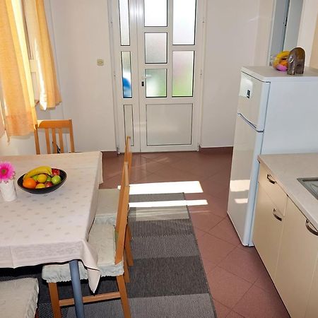 Roza Lägenhet Baška Voda Exteriör bild