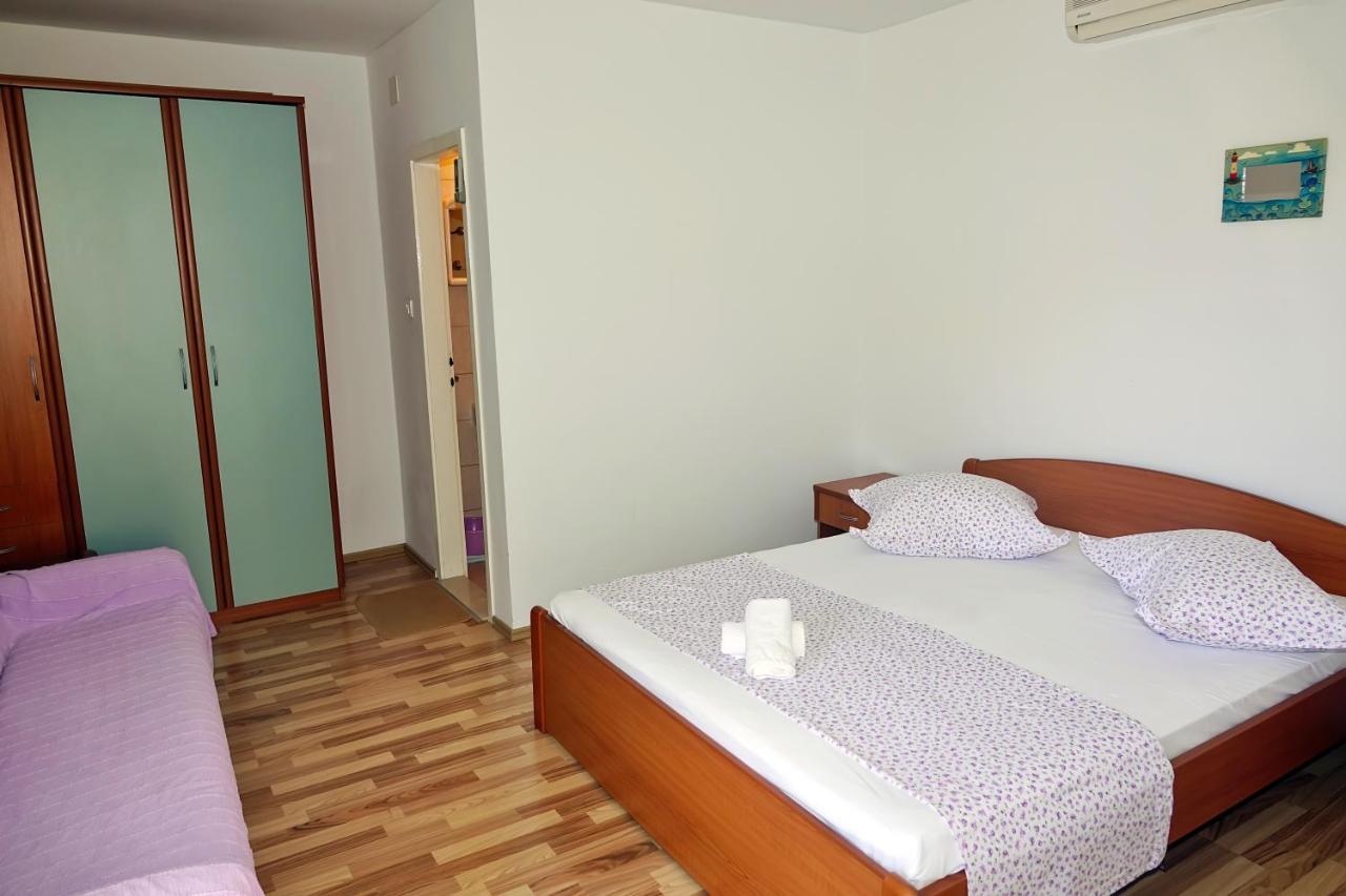 Roza Lägenhet Baška Voda Exteriör bild