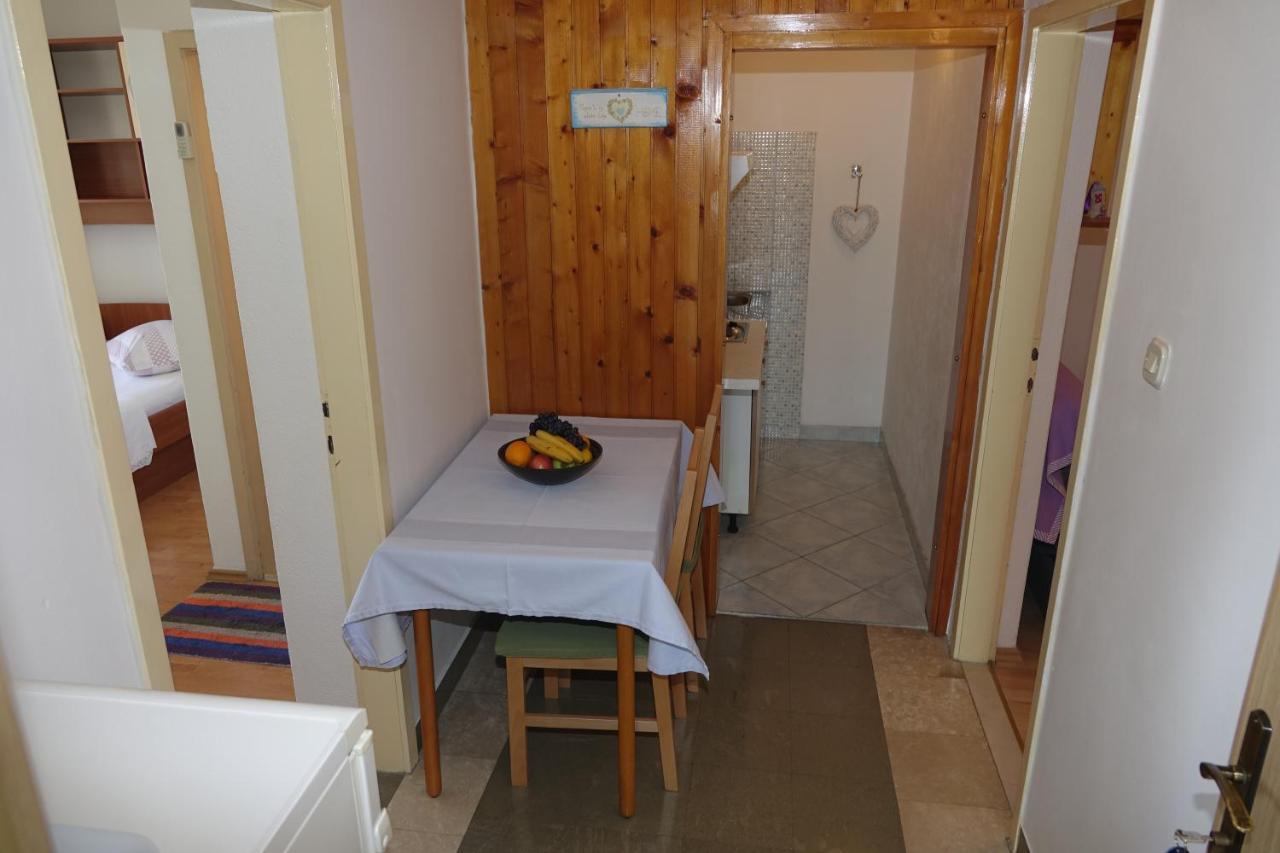 Roza Lägenhet Baška Voda Exteriör bild
